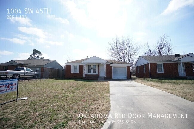 Building Photo - 1004 SW 45TH-