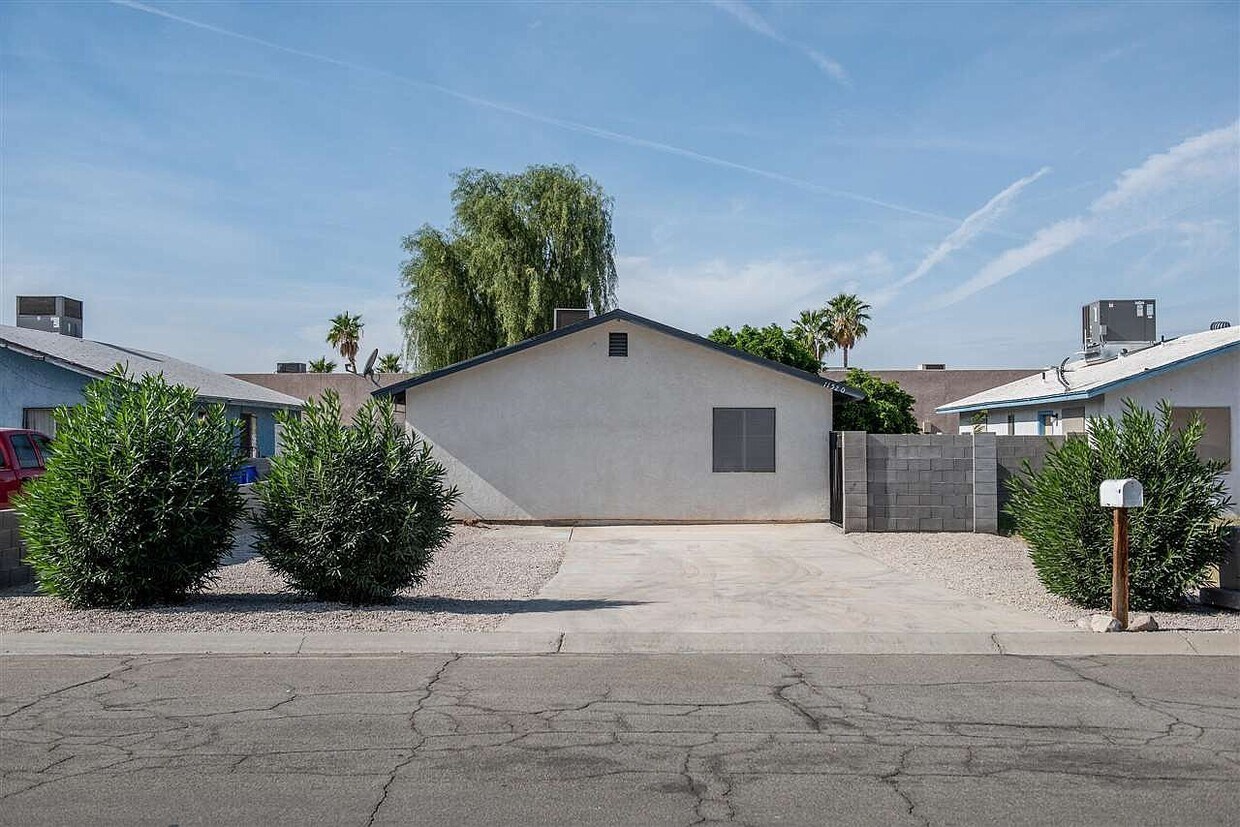 Primary Photo - 11520 S Phoenix Dr