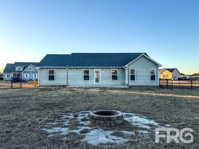 Foto del edificio - 200 Willow Pond Dr