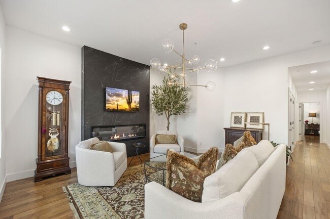 Foto del edificio - 8270 Hayden Rd