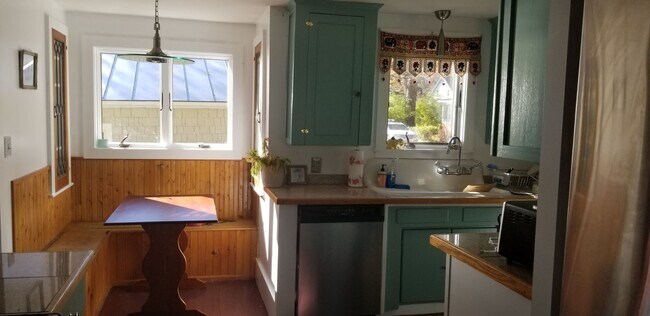 Foto del edificio - Beautiful Two Bedroom Home