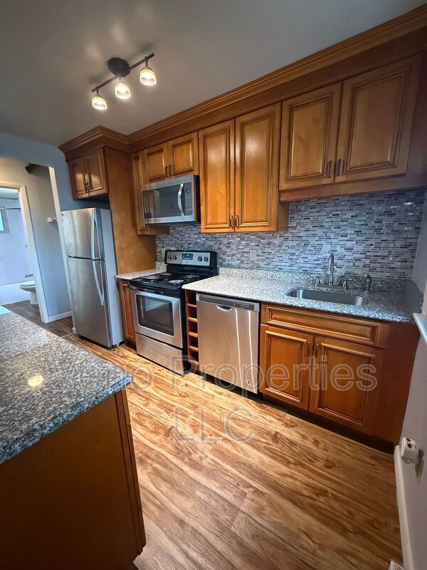 Building Photo - 30 Limerick Dr