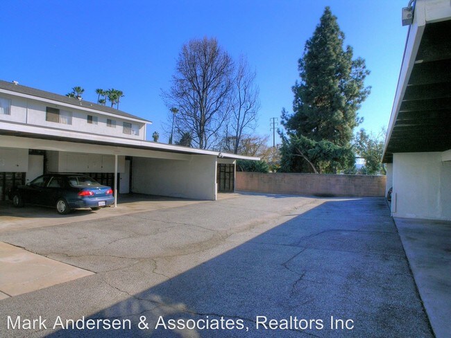 Building Photo - 851 S Barranca Ave