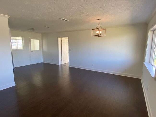 Foto del edificio - 2338 E 17th St