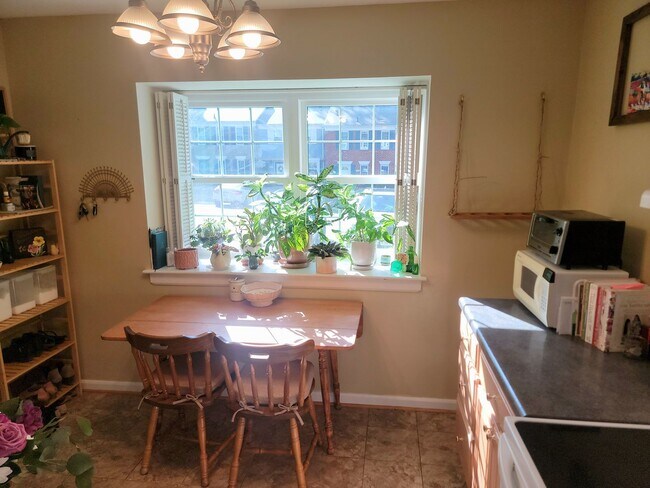 Foto del edificio - Great 2 Bedroom Townhouse for Rent in Western Henrico