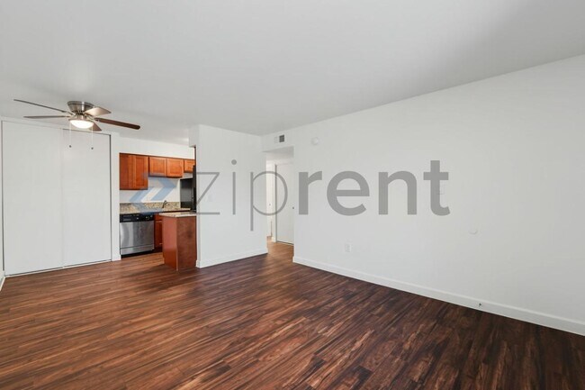 Foto del edificio - Unit B213