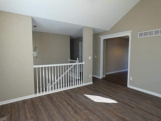 Building Photo - Beautiful Updated In Liberty School District!