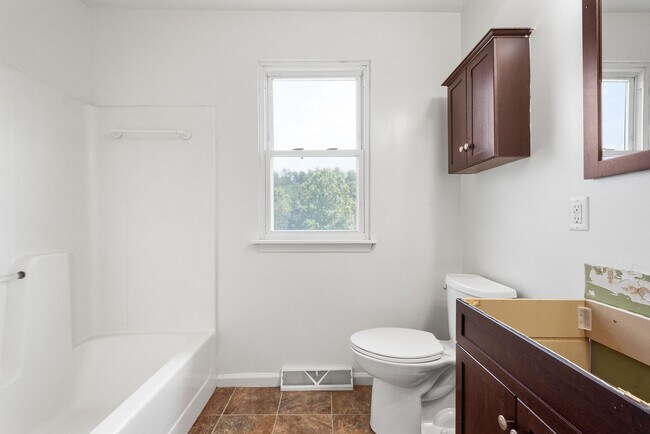 Foto del edificio - AVAILABLE OCT 1ST! 2-BEDROOM TOWNHOME IN N...