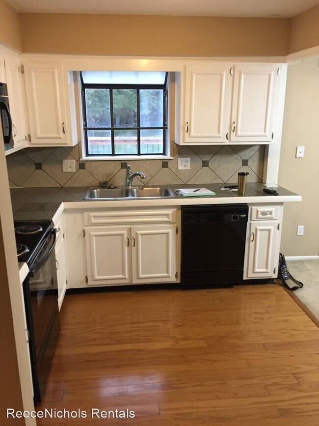 Building Photo - 3 br, 2.5 bath House - 16424 W. 124th Street