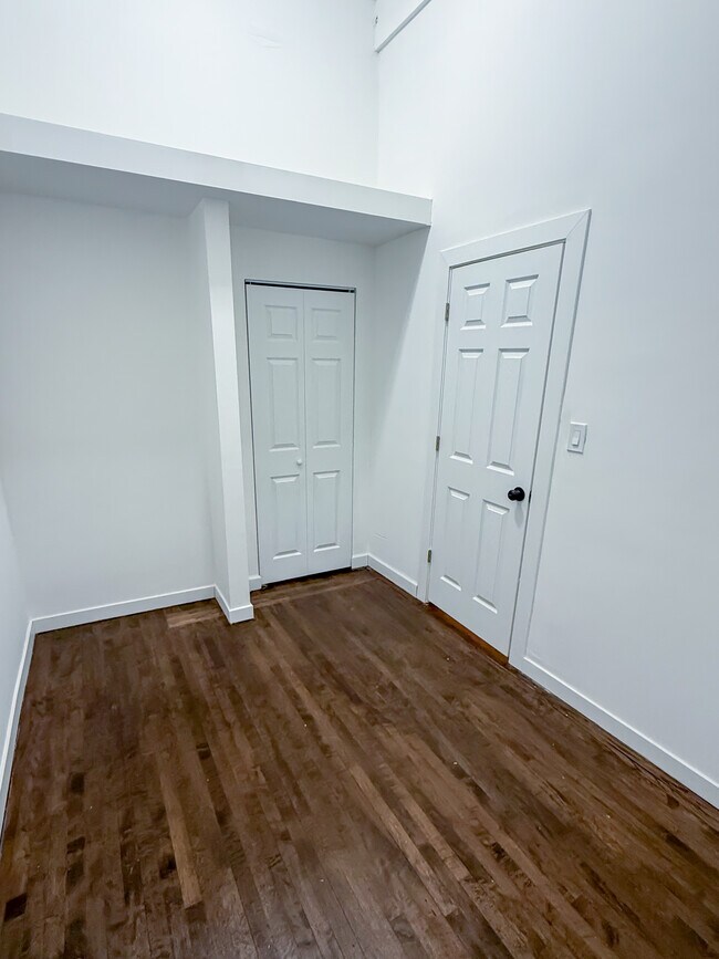 Foto del edificio - 8714 S Commercial Ave