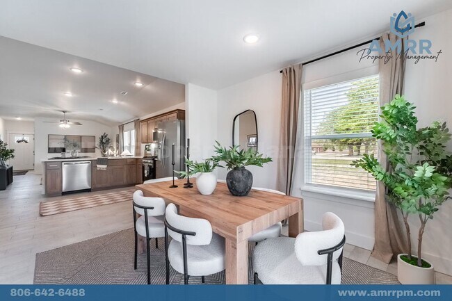 Building Photo - Beautiful 4-Bedroom Home in Siloam Springs