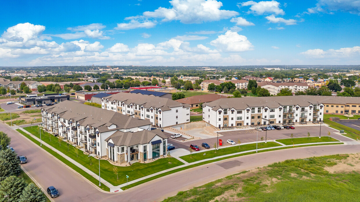 Primary Photo - The Velthuis Apartments