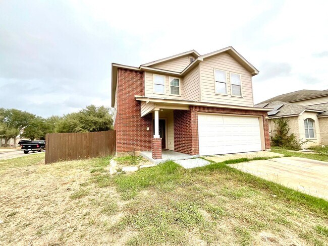Foto del edificio - **APPLICATION RECEIVED** **MOVE IN SPECIAL** Spacious 2-Story 4 Bedroom / 2.5 Bath Home In Conver...