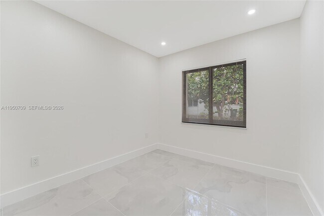 Building Photo - 3313 NW 13th Ave