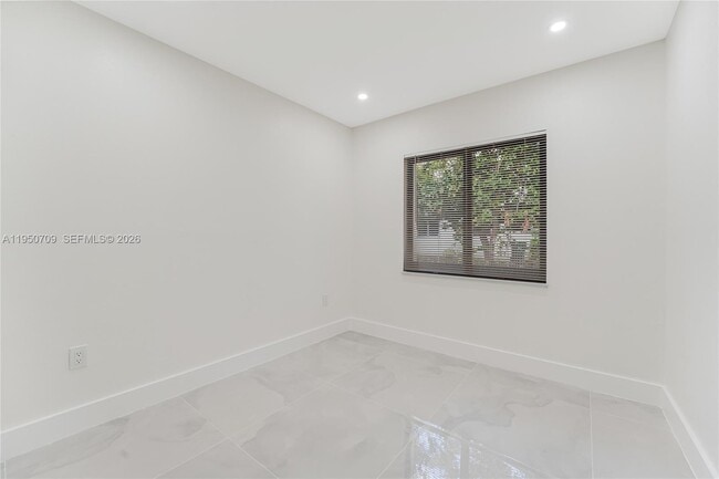 Foto del edificio - 3410 NW 13th Ave