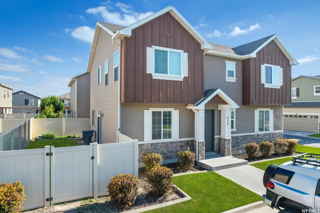 Building Photo - 929 W Stonehaven Dr