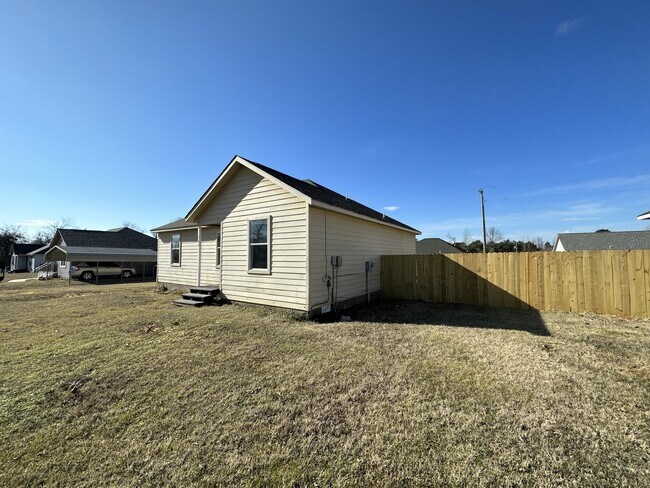Building Photo - 144 S Burgess Rd