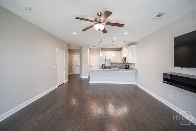 Foto del edificio - 160 Lake Lily Dr