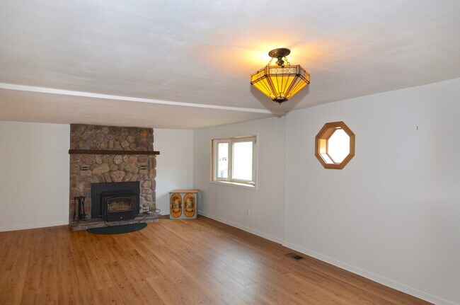 Building Photo - 127 NY-214