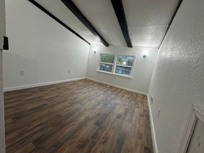 Foto del edificio - Rent to Own this beautiful 4 Bedroom 2 Ful...