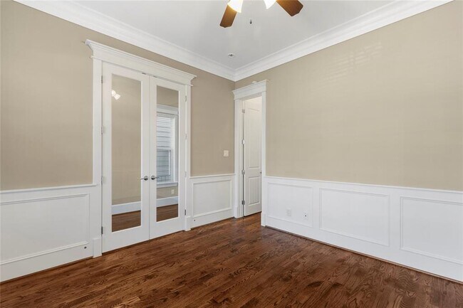 Building Photo - 428 W 26th St
