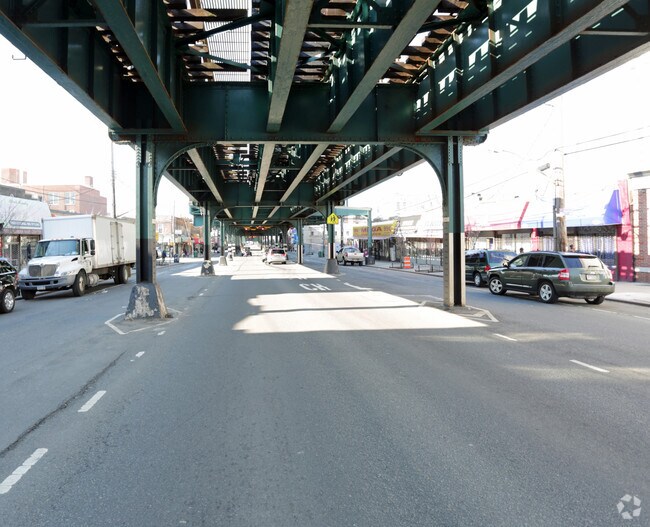 Foto del edificio - 706 E 227th