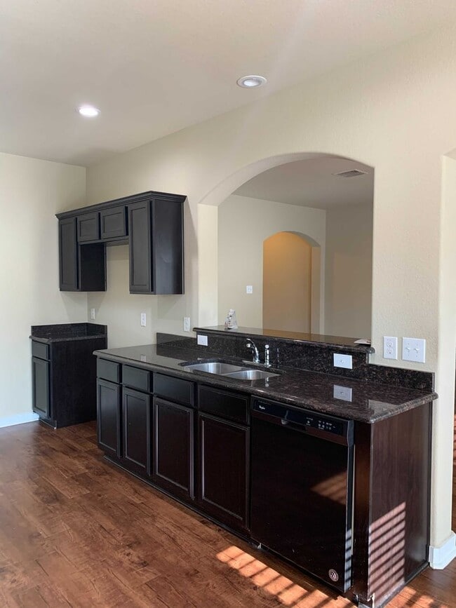 Building Photo - 3441 Cayman Dr