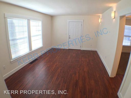 Building Photo - 5405 SE Reedway St