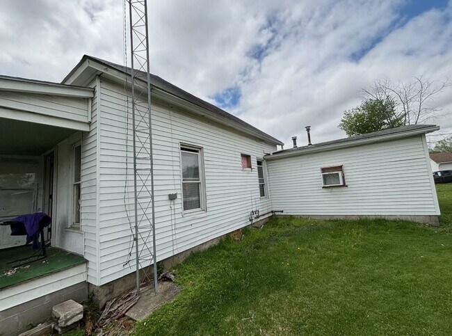 Foto del edificio - $490 Month $800 Down