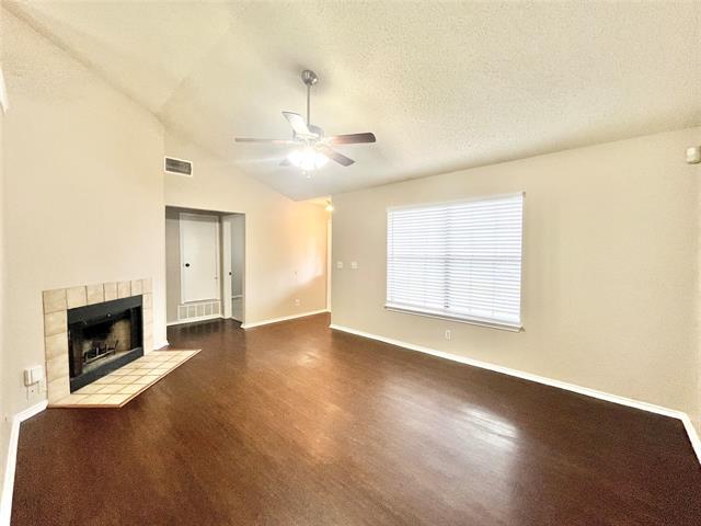 Foto del edificio - 216 Freedom Ln