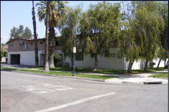 Building Photo - 3851 Cedar Ave