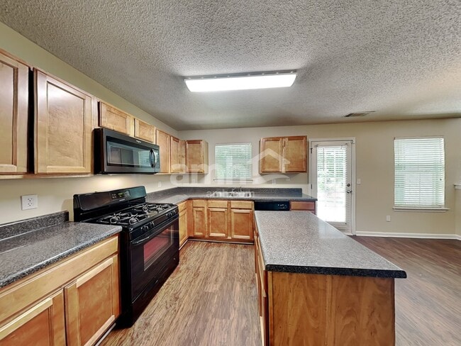 Foto del edificio - 129 Kentwood Springs Dr