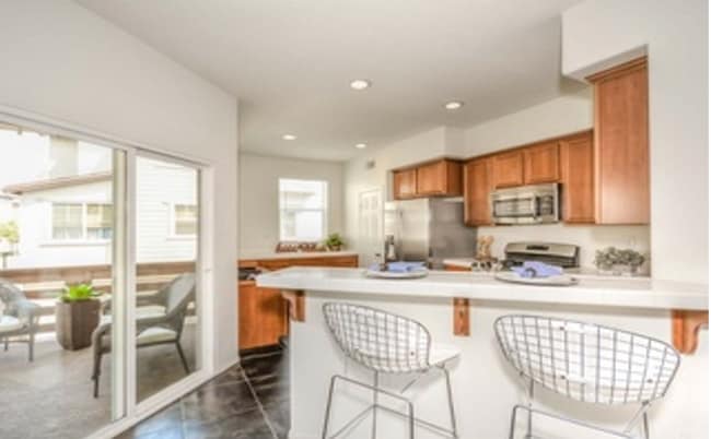 Kitchen and additional dining area - 1400 Cobblestone Ln