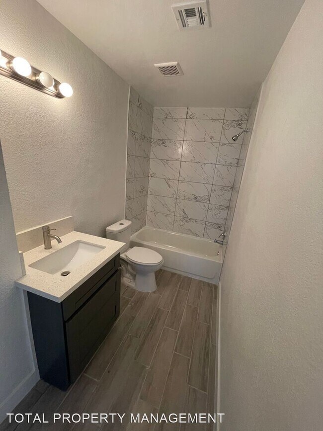 Foto del edificio - 2 br, 2 bath House - 5749 SEA BREEZE AVE