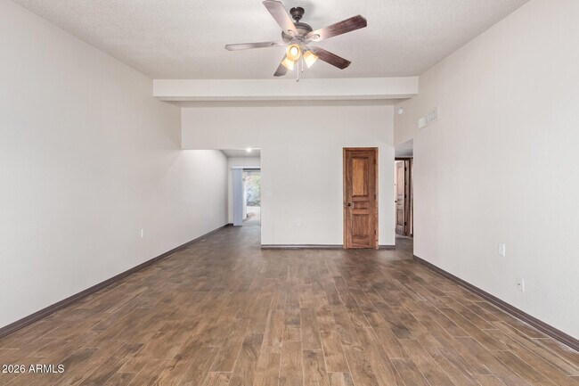 Foto del edificio - 7101 E Wilshire Dr