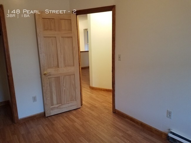 Building Photo - Beautiful Renovated 3 Spacious 3 bedroom