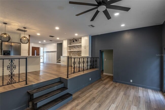 Building Photo - 518 Crestover Dr