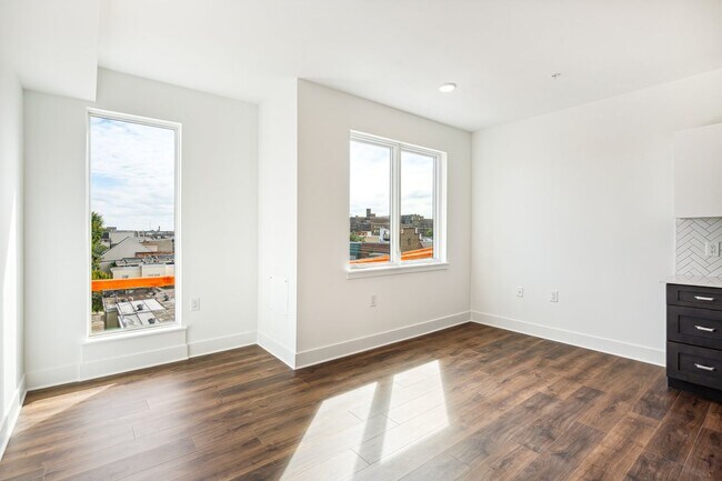 Interior Photo - OLO