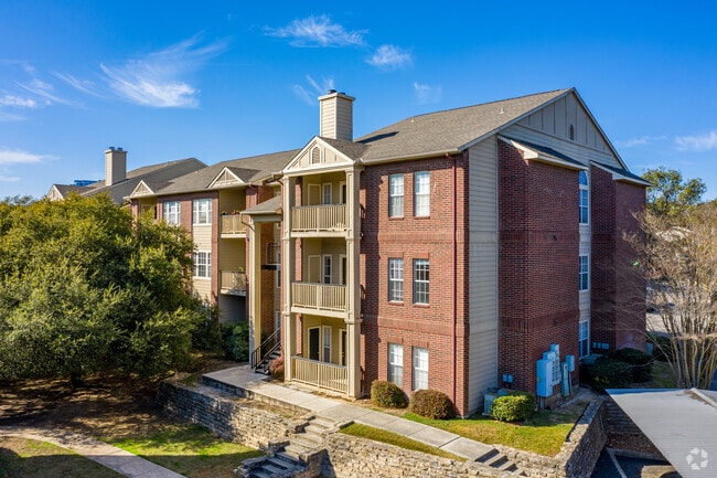 Building Photo - Village of Hampton Cove