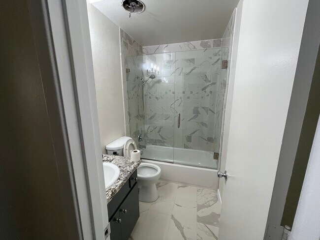 Foto del edificio - 4087 Tujunga Ave