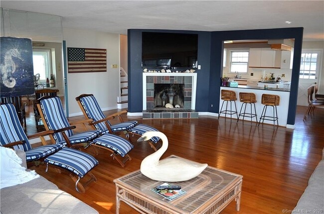 Building Photo - 42 Windward Way