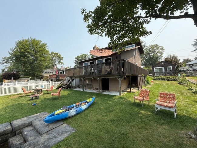 Building Photo - 164 Shore Dr