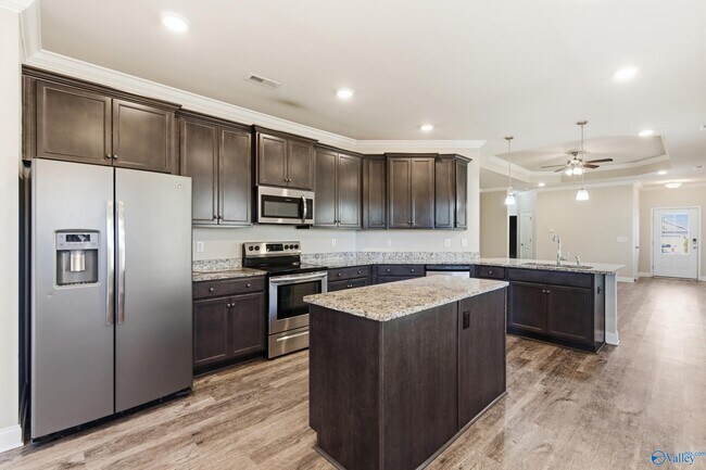 Building Photo - 150 Shrewsberry Dr