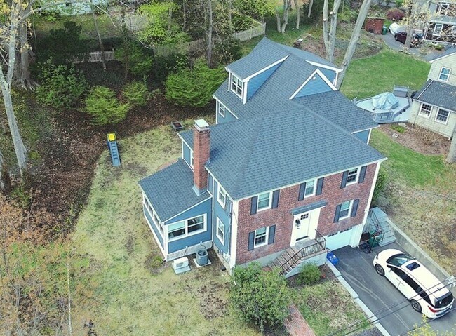 Foto del edificio - 99 Westchester Rd