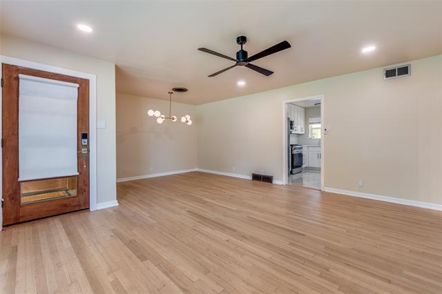 Foto del edificio - 9513 Dixie Ln