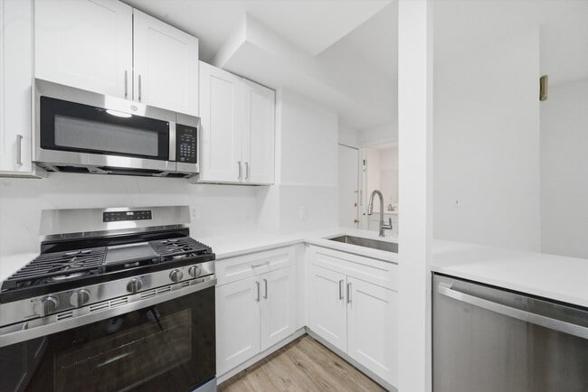 Foto del edificio - 3037 N Southport Ave