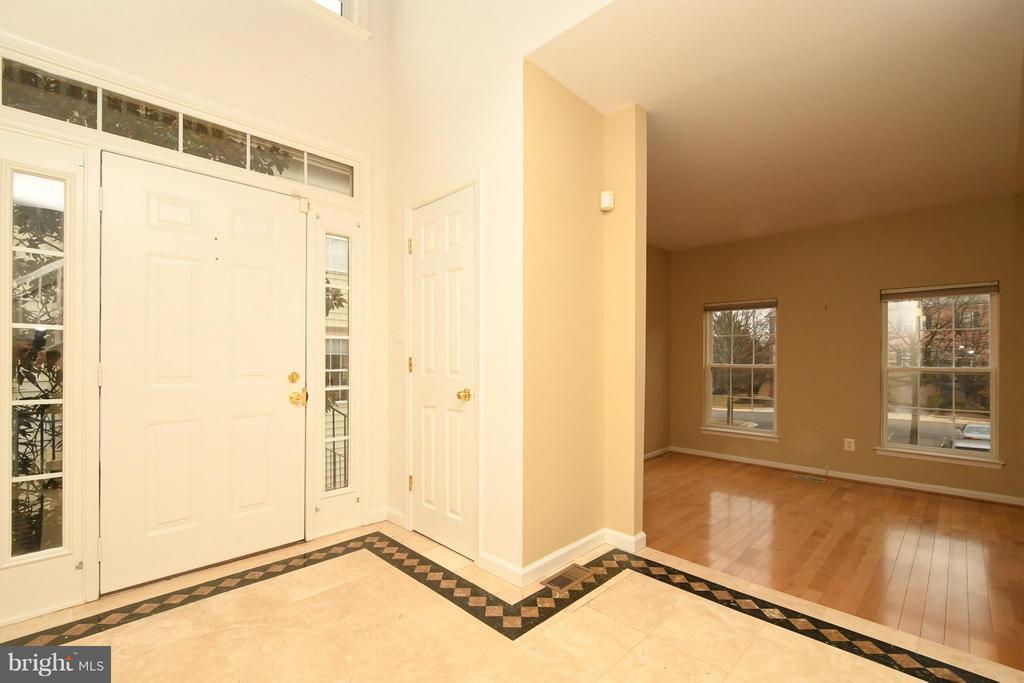 45849 Debhill Terrace, Sterling, VA 20166 Townhome Rentals in