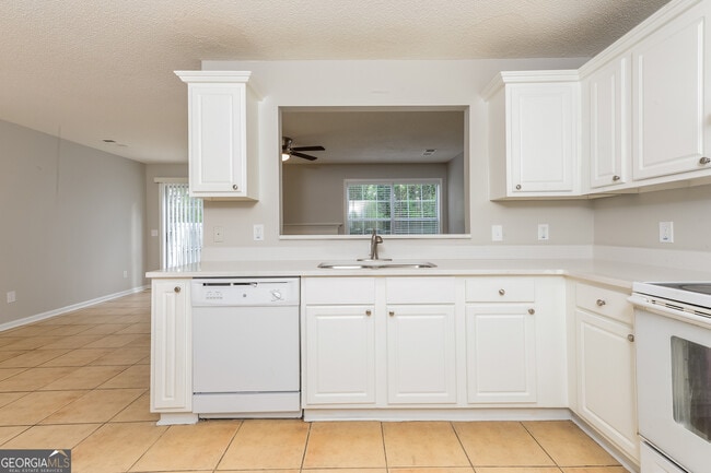 Foto del edificio - 3667 Sapphire Ct
