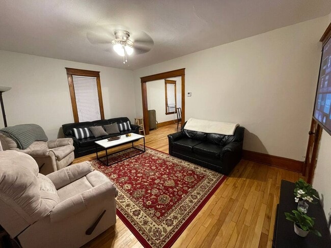 Building Photo - 1610 Selby Ave