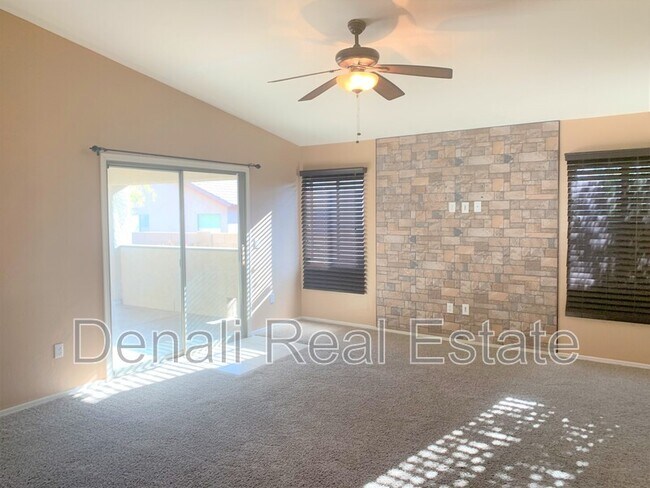 Building Photo - 7137 S Oakbank Dr